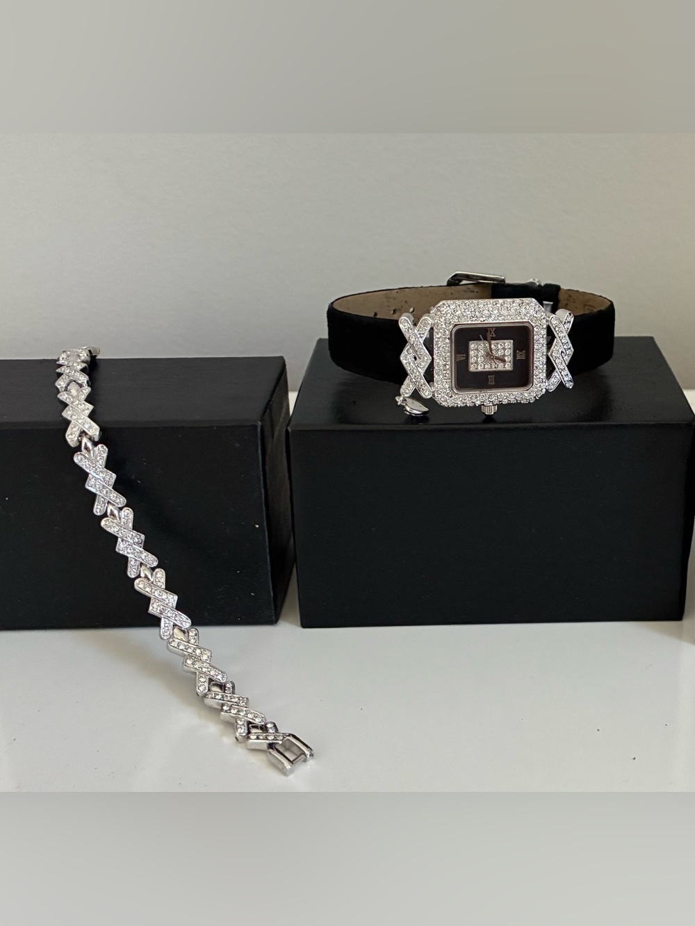 Victoria Wieck Beverly Hills Watch & Bracelet Set - New in Box